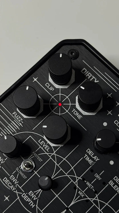 Animal Factory Amplification Dirty Mirror – Dual Fuzz Distortion with Modulated Delay